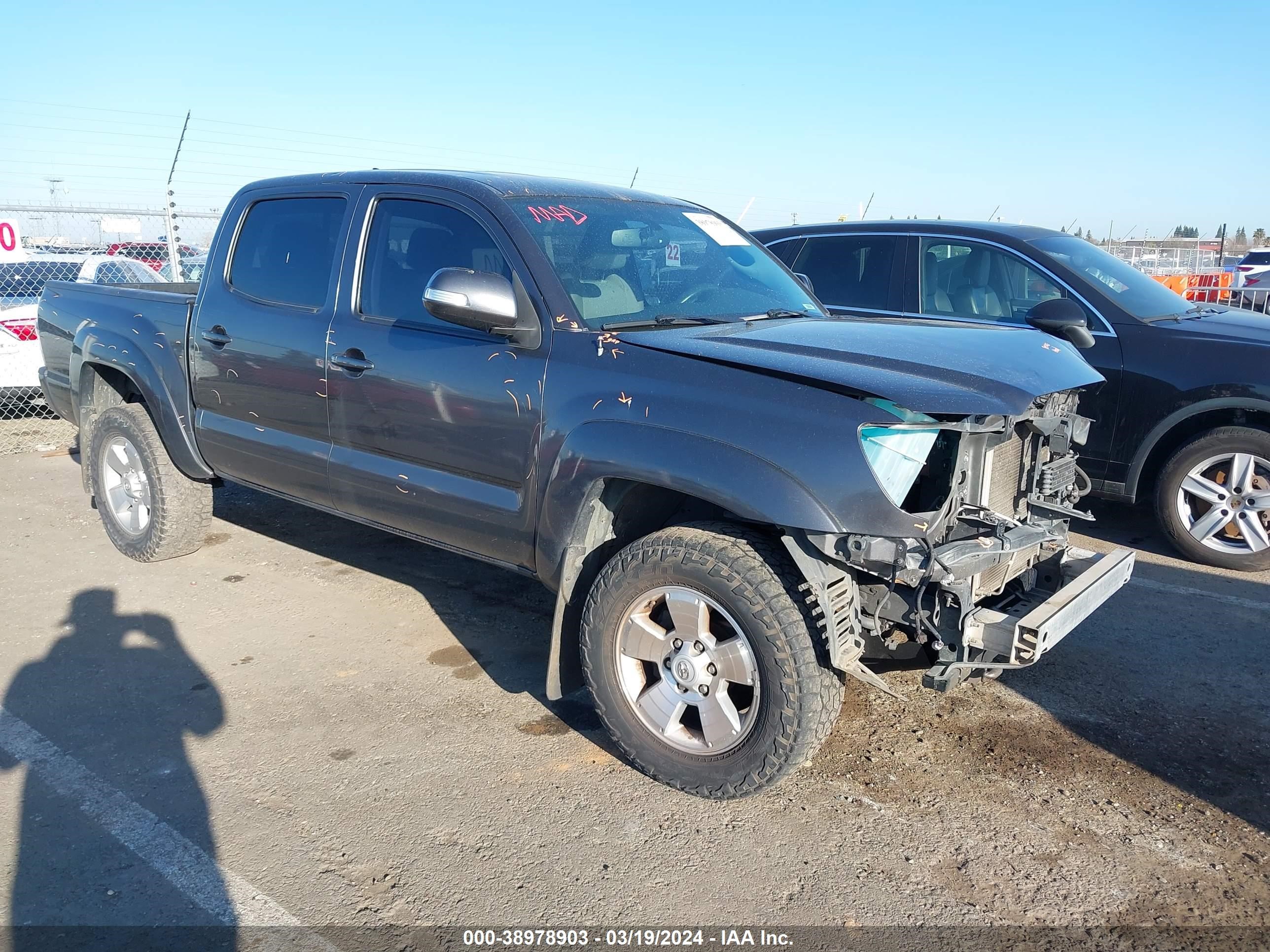 TOYOTA TACOMA 2015 3tmlu4en8fm195106