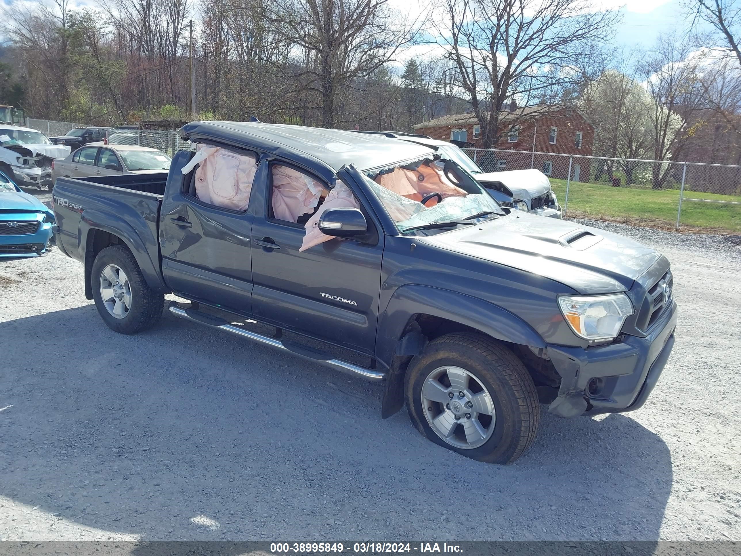 TOYOTA TACOMA 2015 3tmlu4en8fm204922