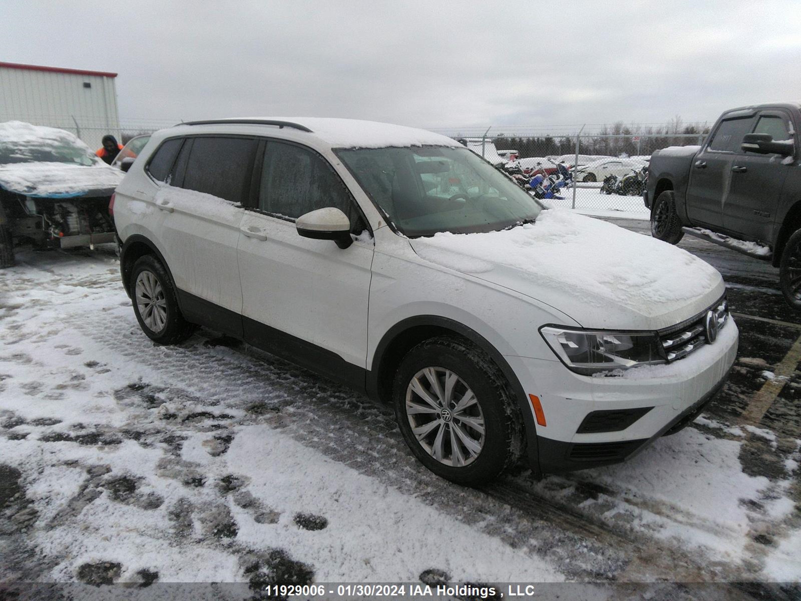 VOLKSWAGEN TIGUAN 2019 3vv0b7ax0km004291