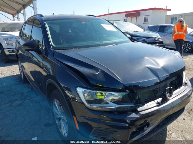 VOLKSWAGEN TIGUAN 2018 3vv1b7ax1jm009311