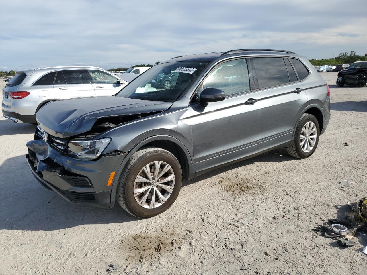 VOLKSWAGEN TIGUAN 2018 3vv1b7ax1jm097499