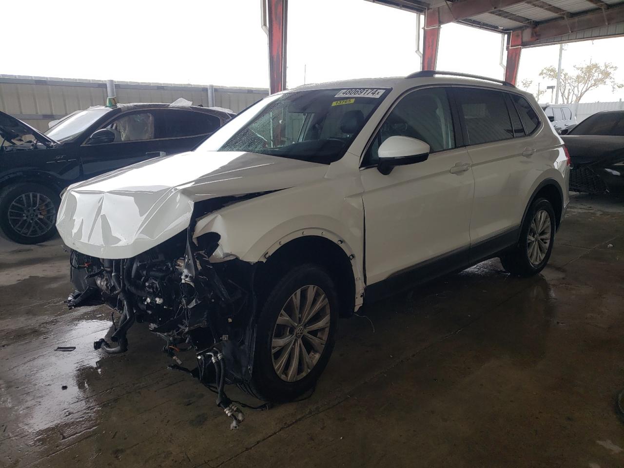 VOLKSWAGEN TIGUAN 2018 3vv2b7ax0jm164176