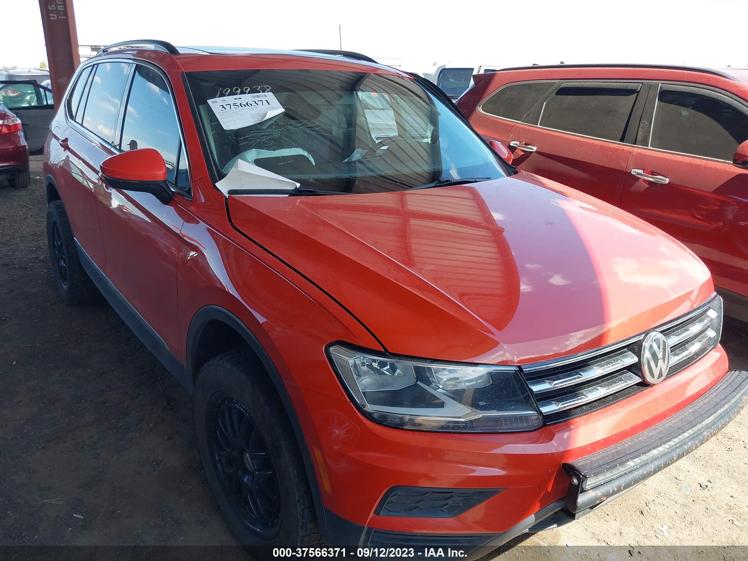 VOLKSWAGEN TIGUAN 2018 3vv2b7ax1jm199938