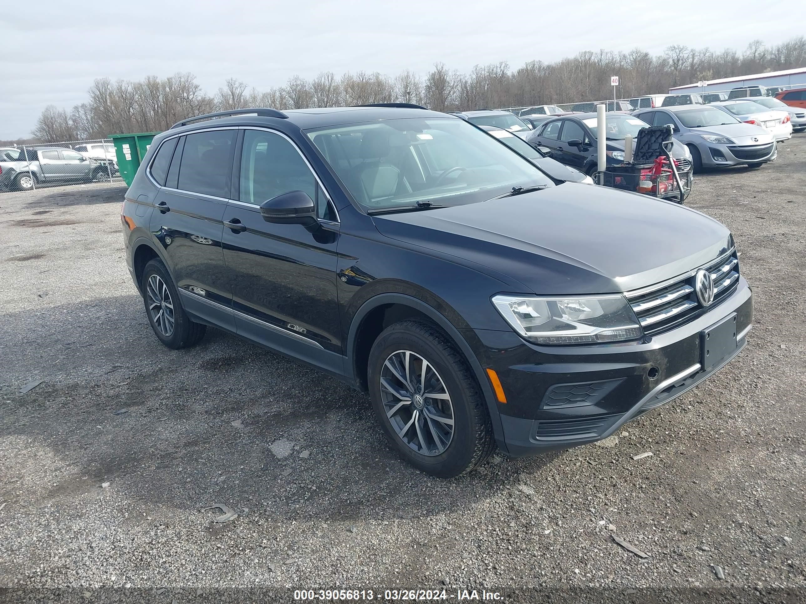 VOLKSWAGEN TIGUAN 2018 3vv2b7ax1jm209402