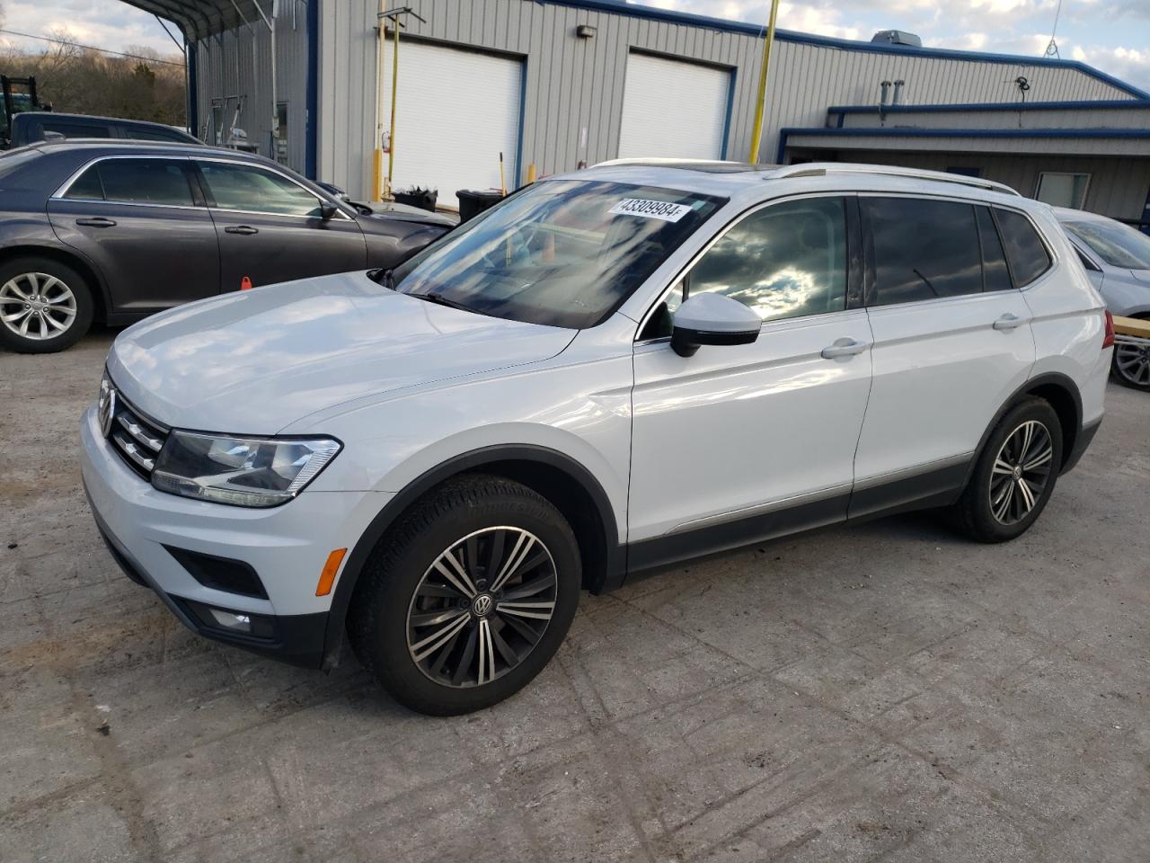 VOLKSWAGEN TIGUAN 2018 3vv2b7ax3jm068185