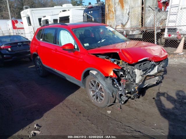 VOLKSWAGEN TIGUAN 2018 3vv2b7ax3jm221230