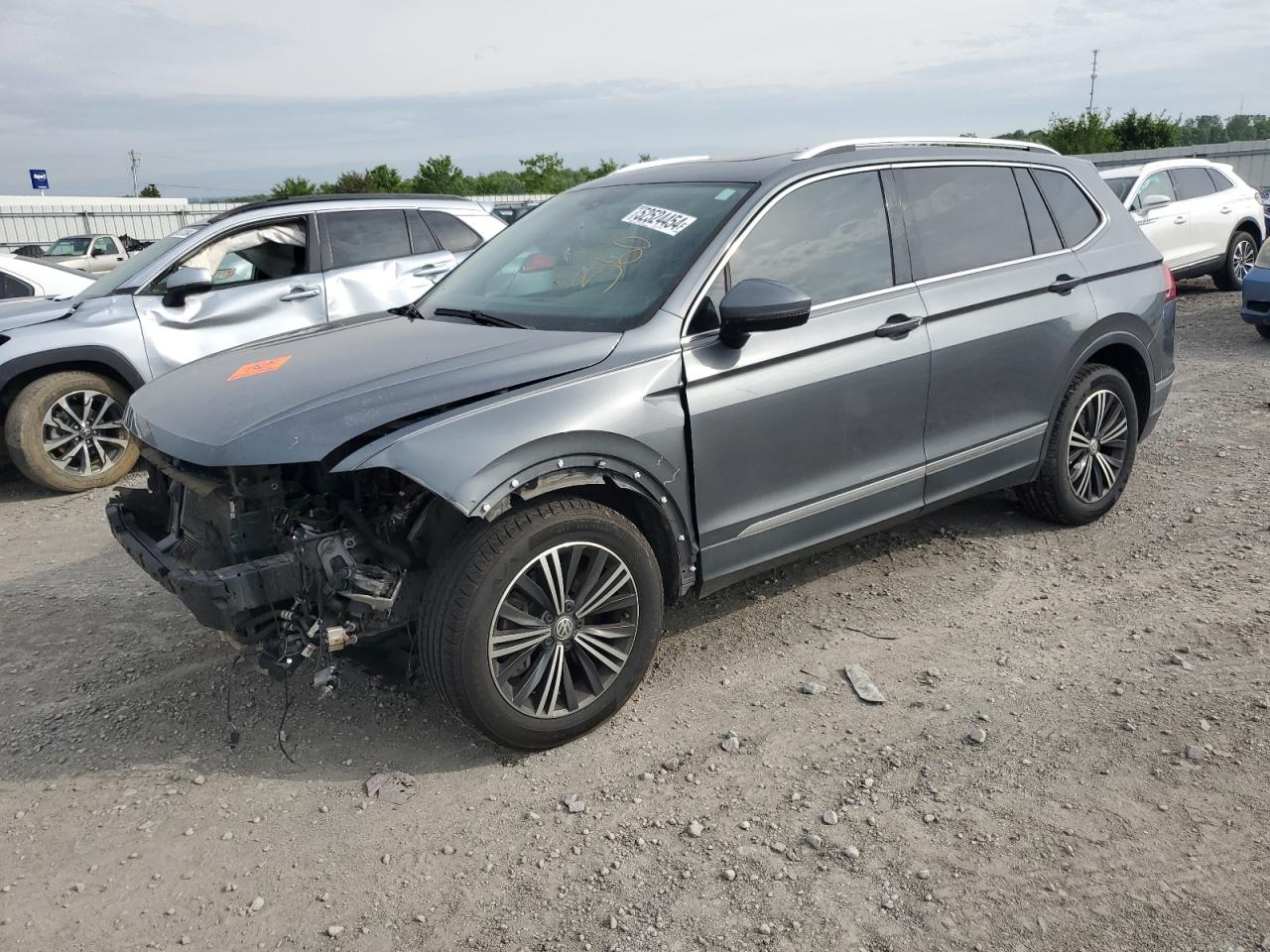 VOLKSWAGEN TIGUAN 2018 3vv2b7ax4jm061715