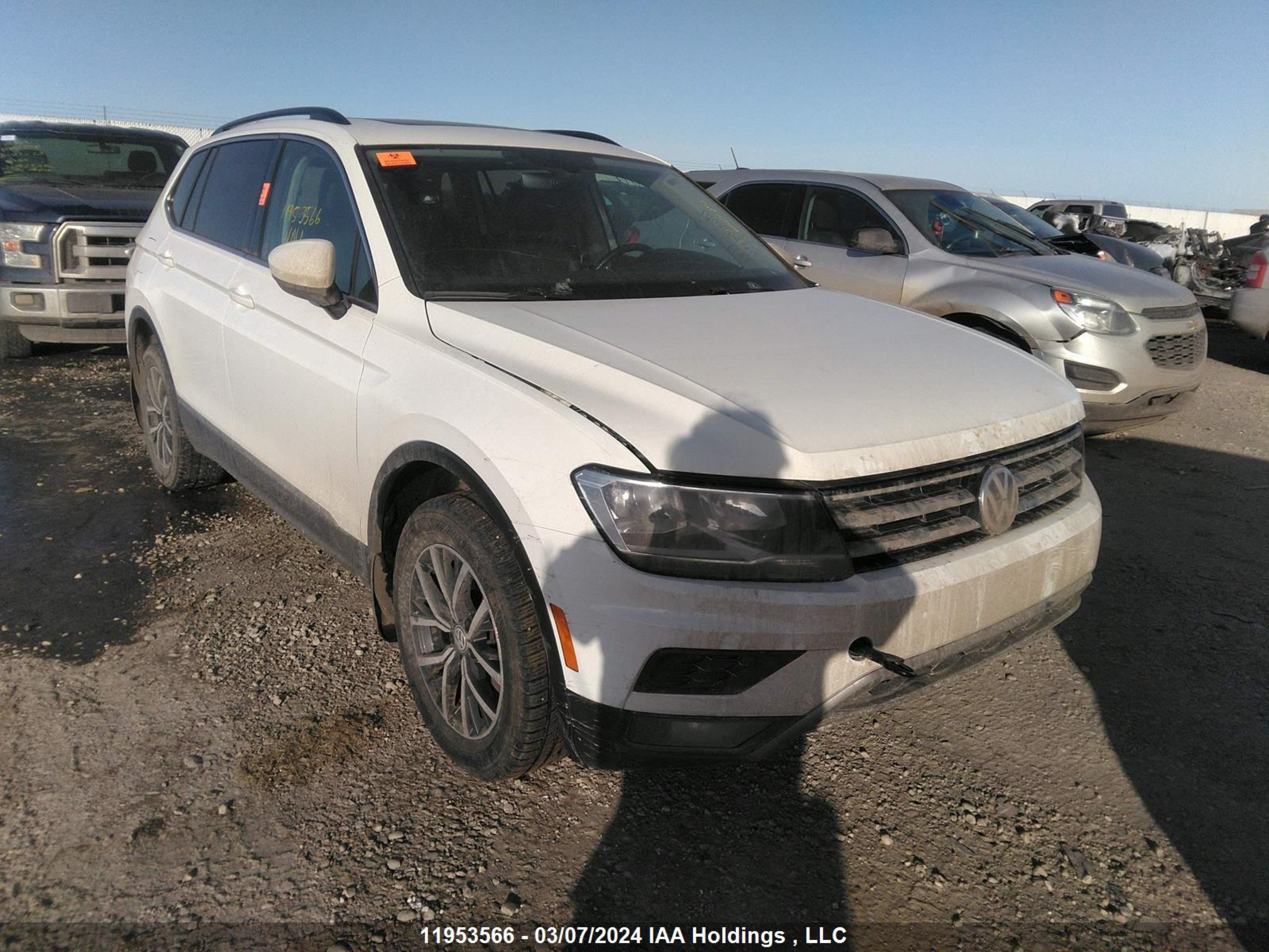 VOLKSWAGEN TIGUAN 2018 3vv2b7ax4jm186150