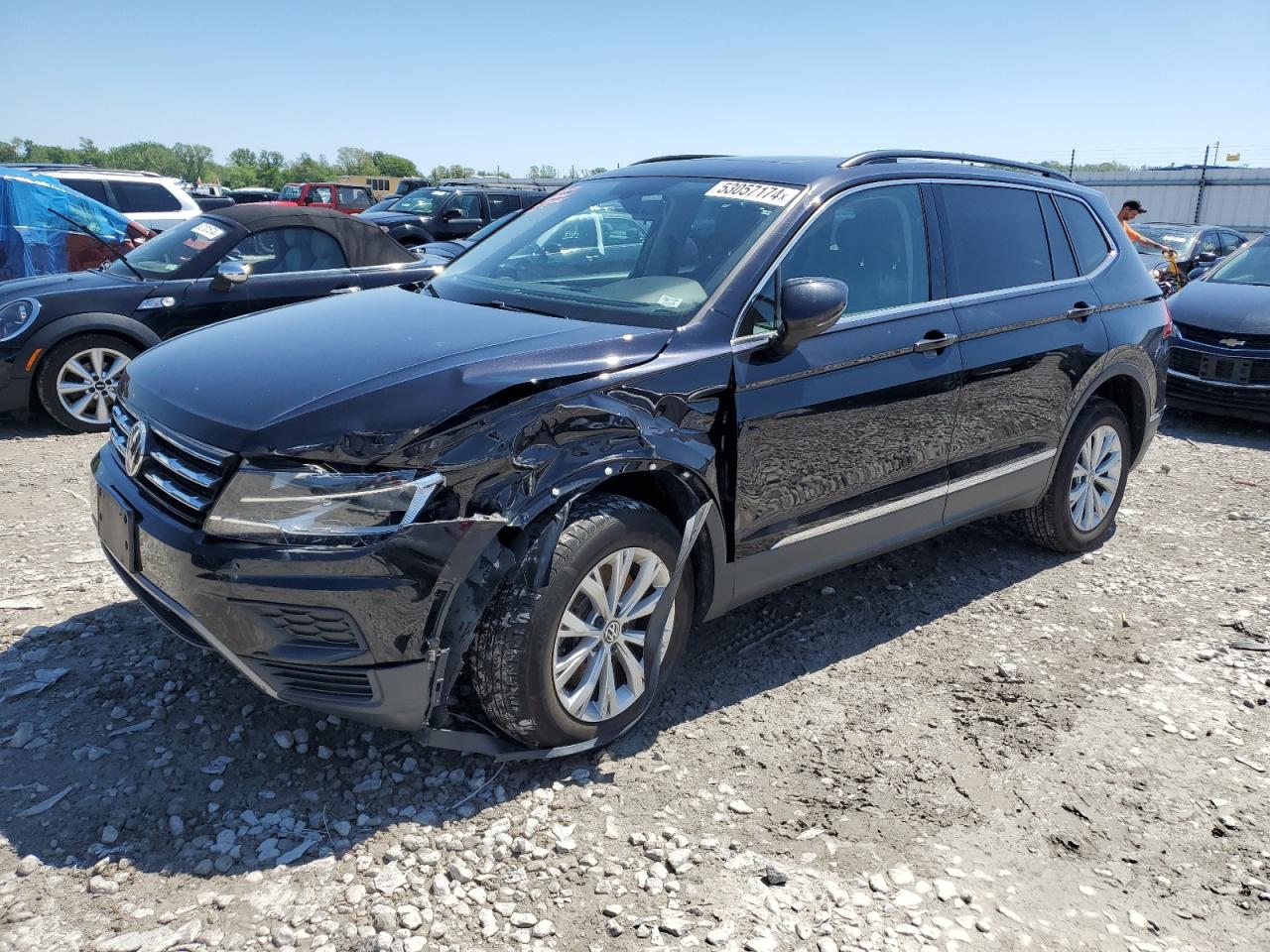 VOLKSWAGEN TIGUAN 2018 3vv2b7ax7jm188135