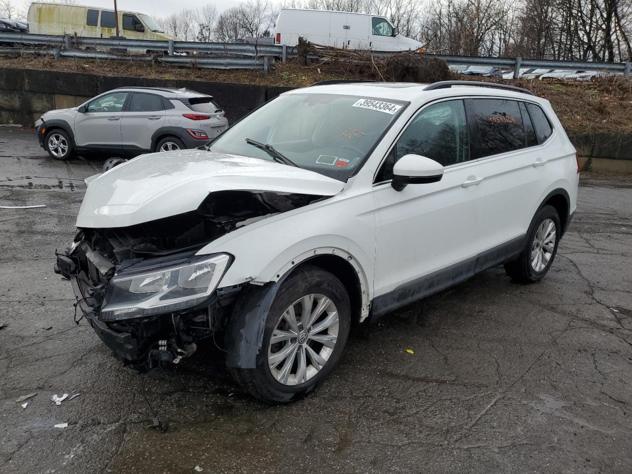 VOLKSWAGEN TIGUAN 2018 3vv2b7axxjm109671