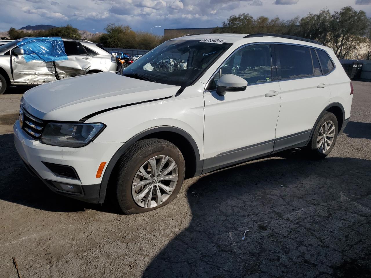 VOLKSWAGEN TIGUAN 2018 3vv3b7ax0jm002679