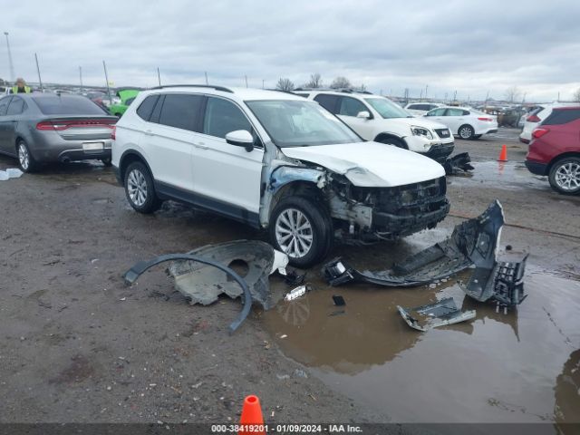 VOLKSWAGEN TIGUAN 2018 3vv3b7ax1jm016106