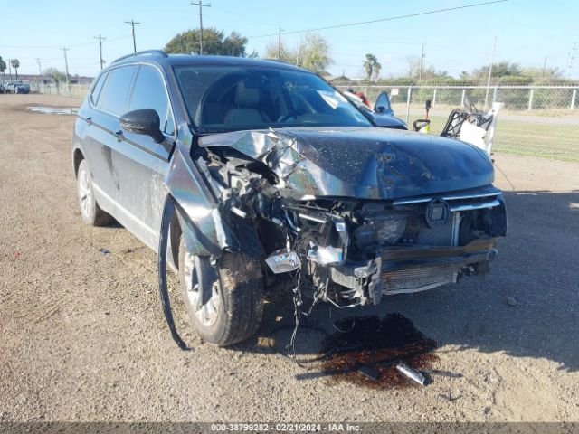 VOLKSWAGEN TIGUAN 2017 3vv3b7ax1jm020866