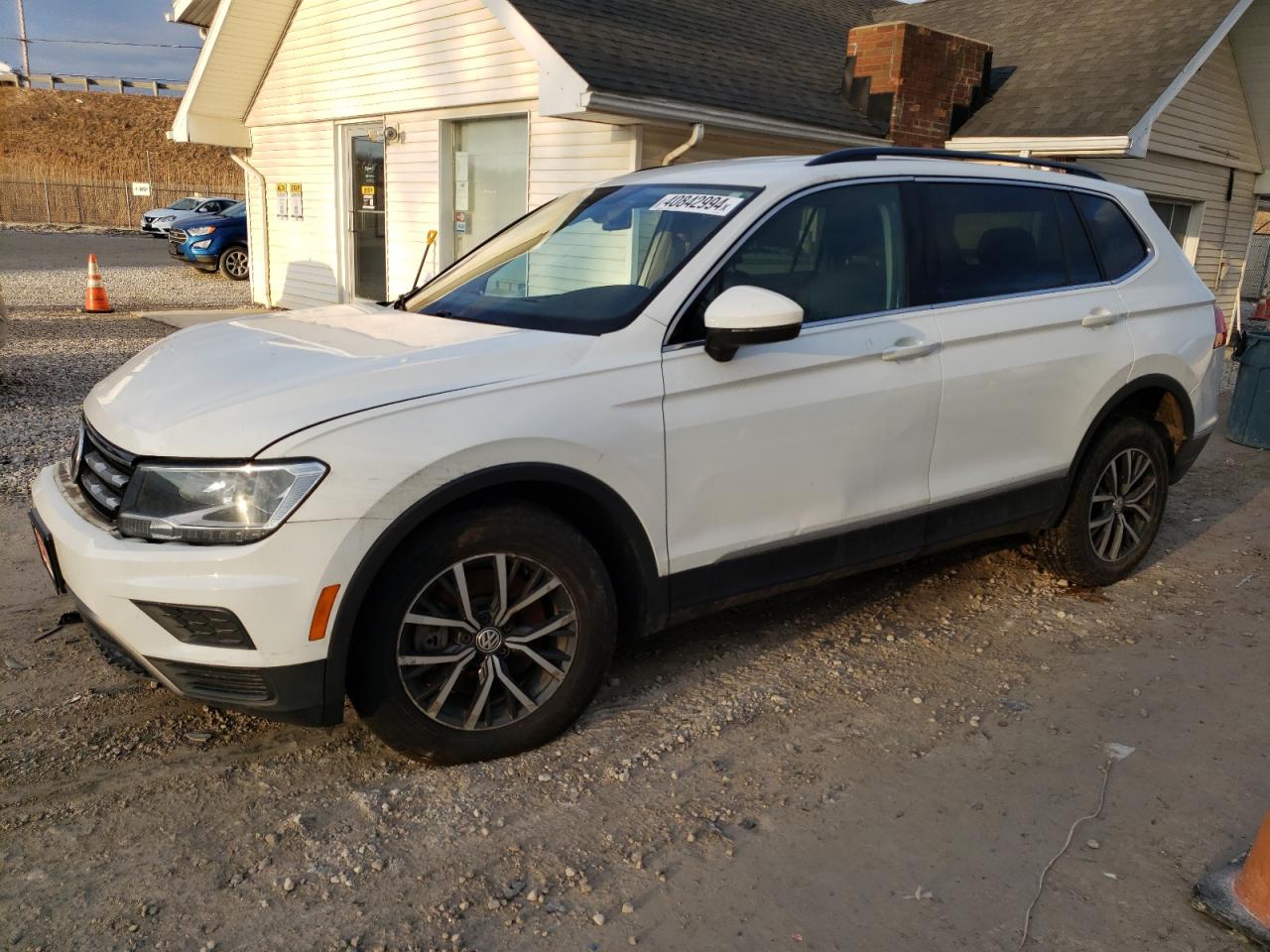 VOLKSWAGEN TIGUAN 2018 3vv3b7ax2jm215987