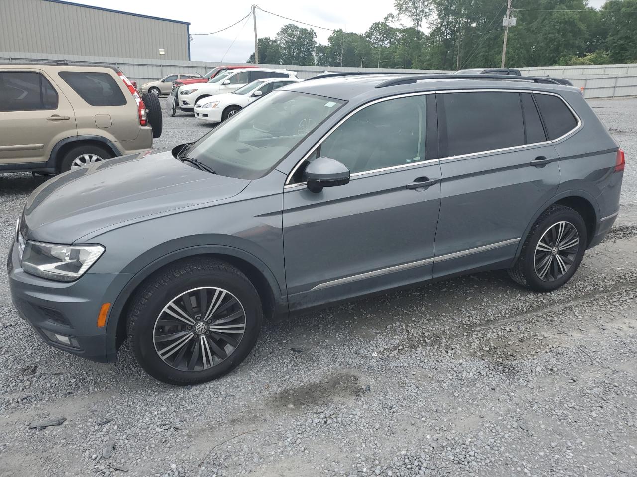 VOLKSWAGEN TIGUAN 2018 3vv3b7ax5jm041056