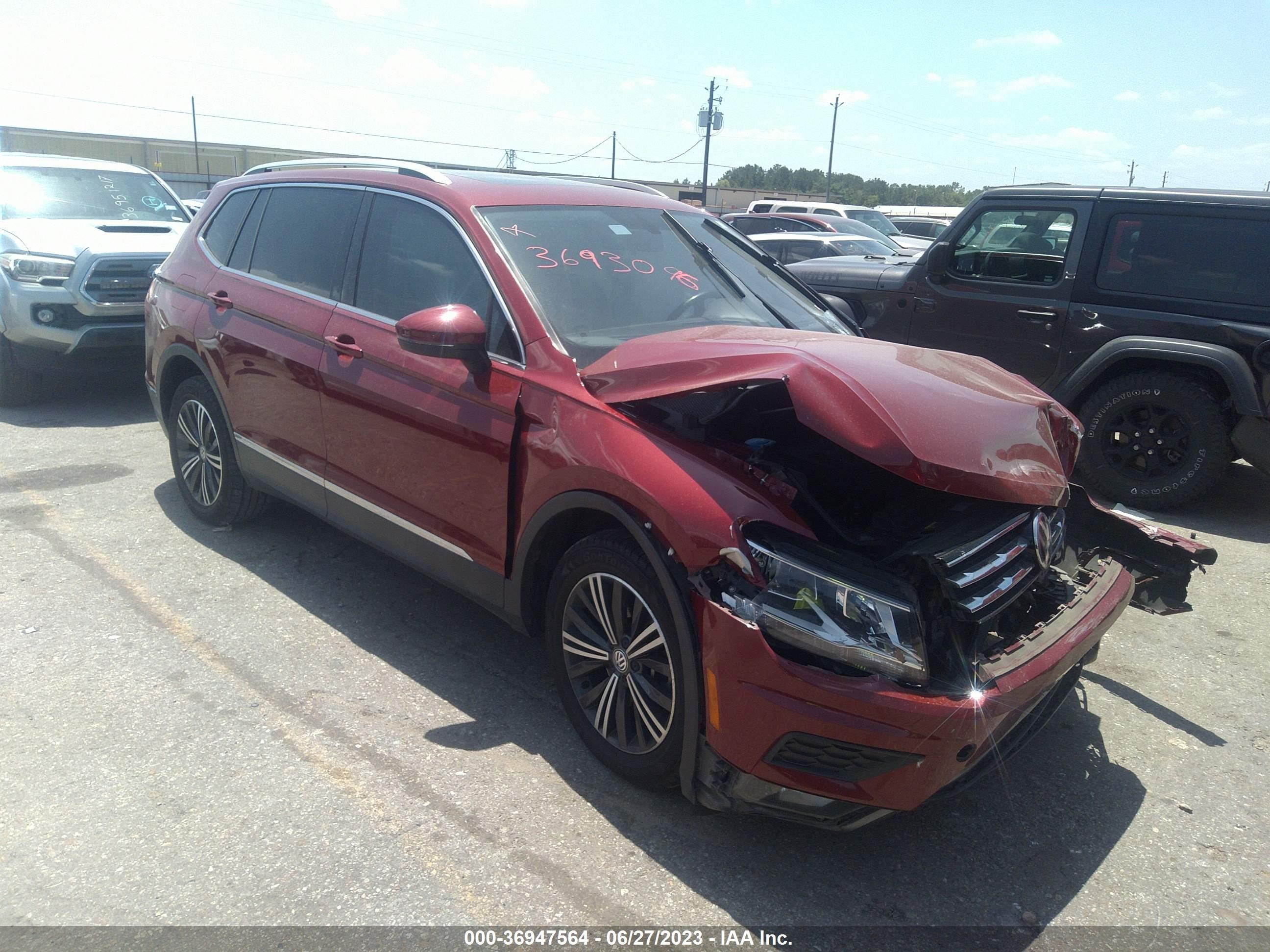 VOLKSWAGEN TIGUAN 2018 3vv3b7ax7jm008916