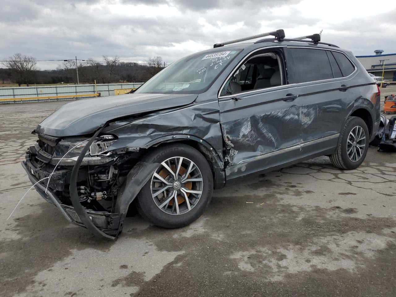 VOLKSWAGEN TIGUAN 2018 3vv3b7ax8jm035574