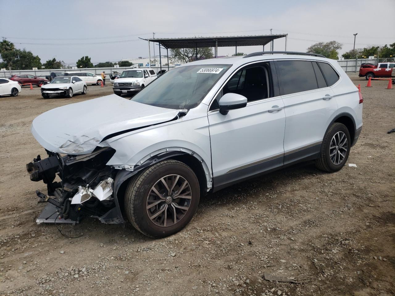 VOLKSWAGEN TIGUAN 2018 3vv3b7axxjm211945