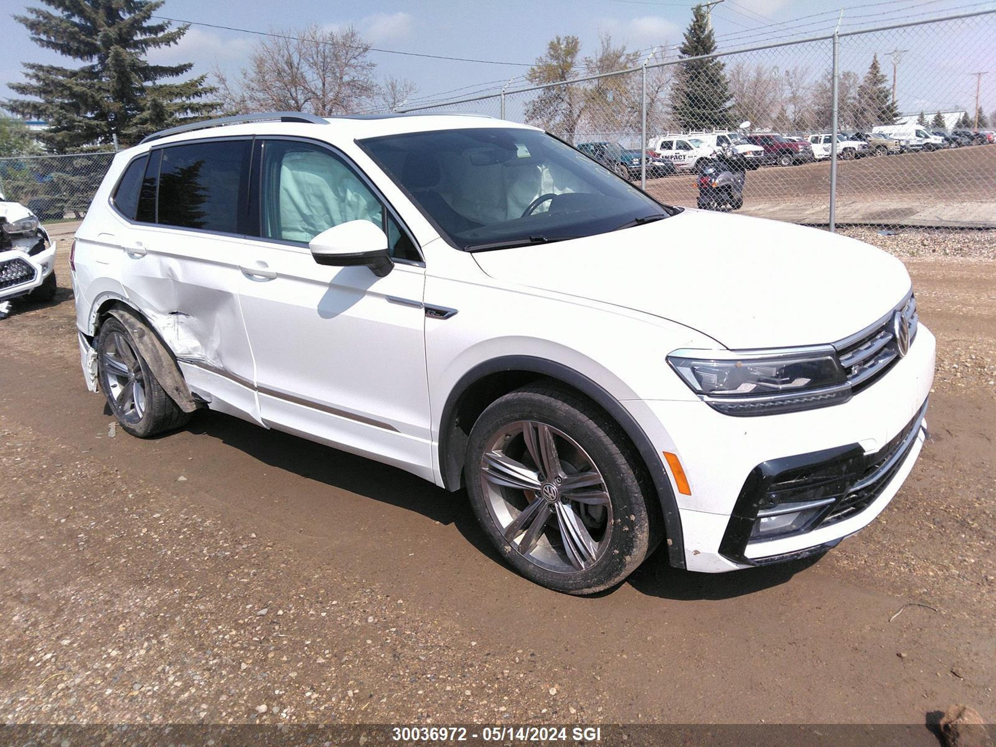 VOLKSWAGEN TIGUAN 2018 3vv4b7ax6jm202731