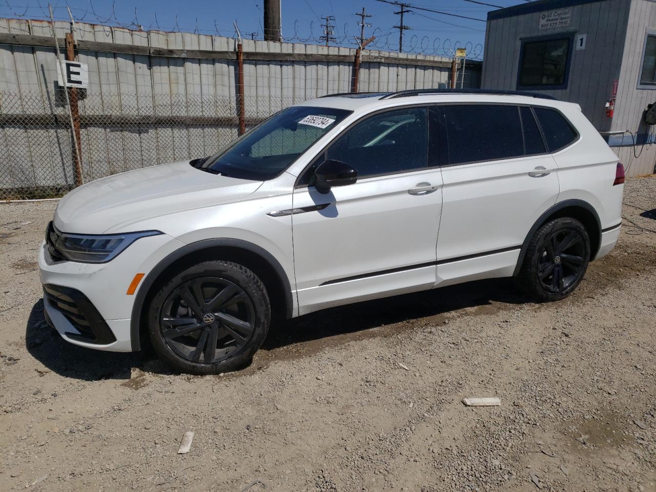 VOLKSWAGEN TIGUAN 2023 3vvcb7ax3pm026807