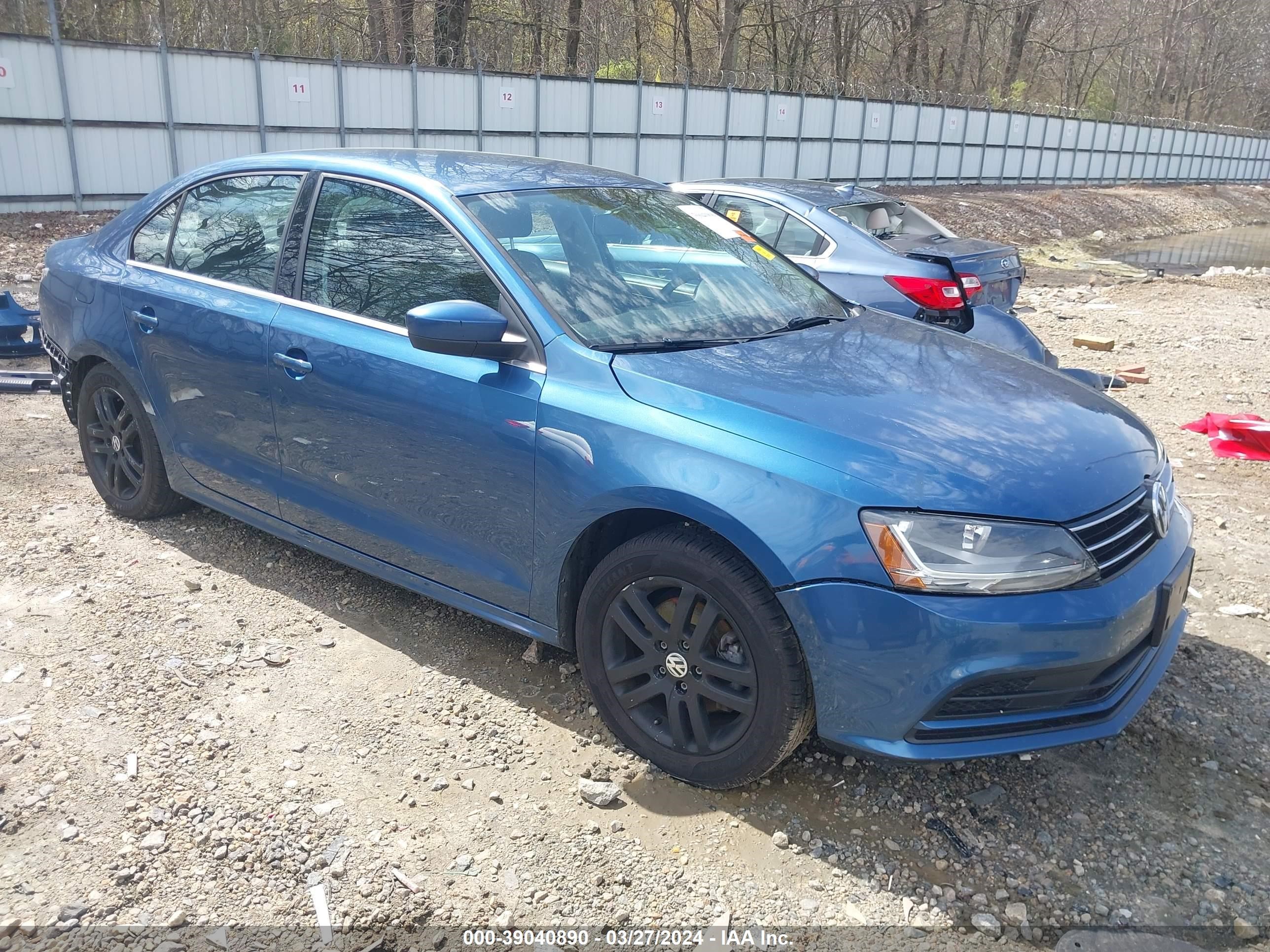 VOLKSWAGEN JETTA 2017 3vw2b7aj4hm218547