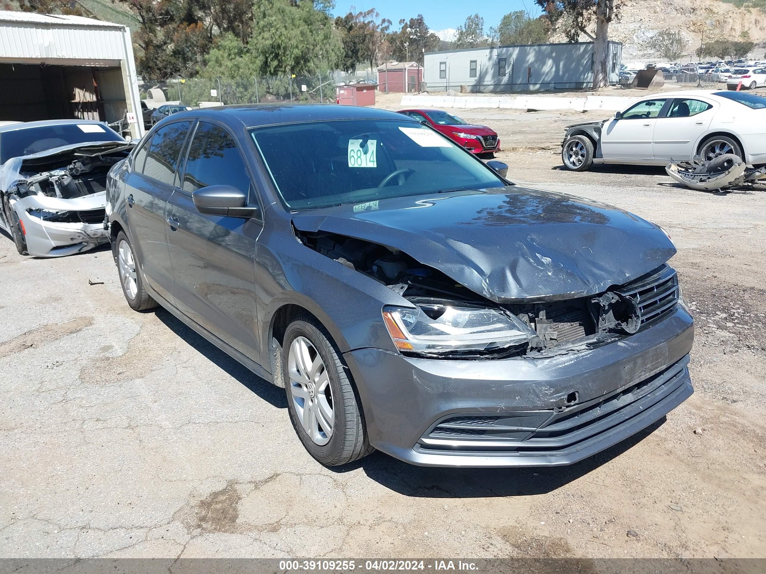 VOLKSWAGEN JETTA 2018 3vw2b7aj4jm206176