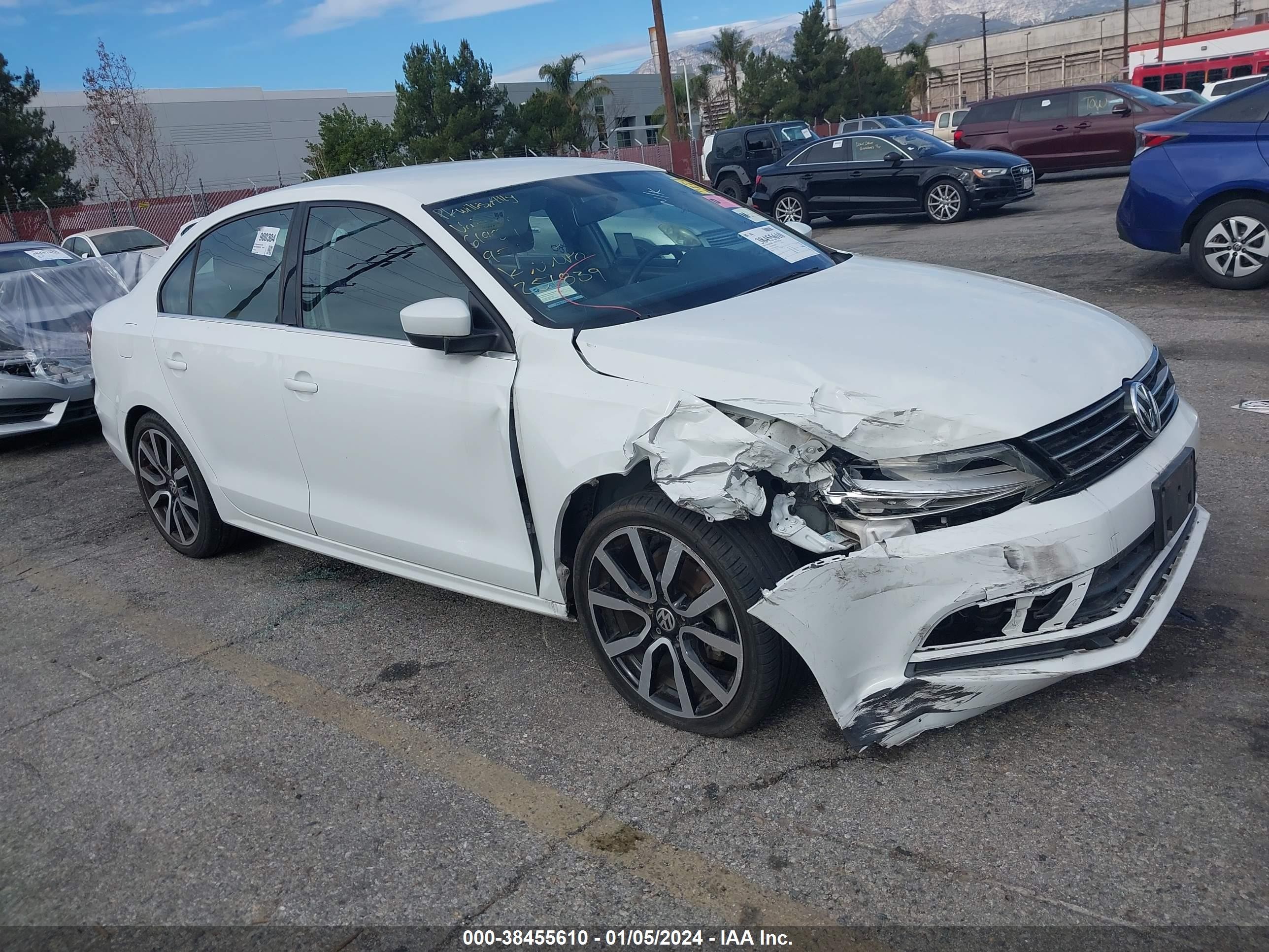 VOLKSWAGEN JETTA 2017 3vw2b7aj6hm251839