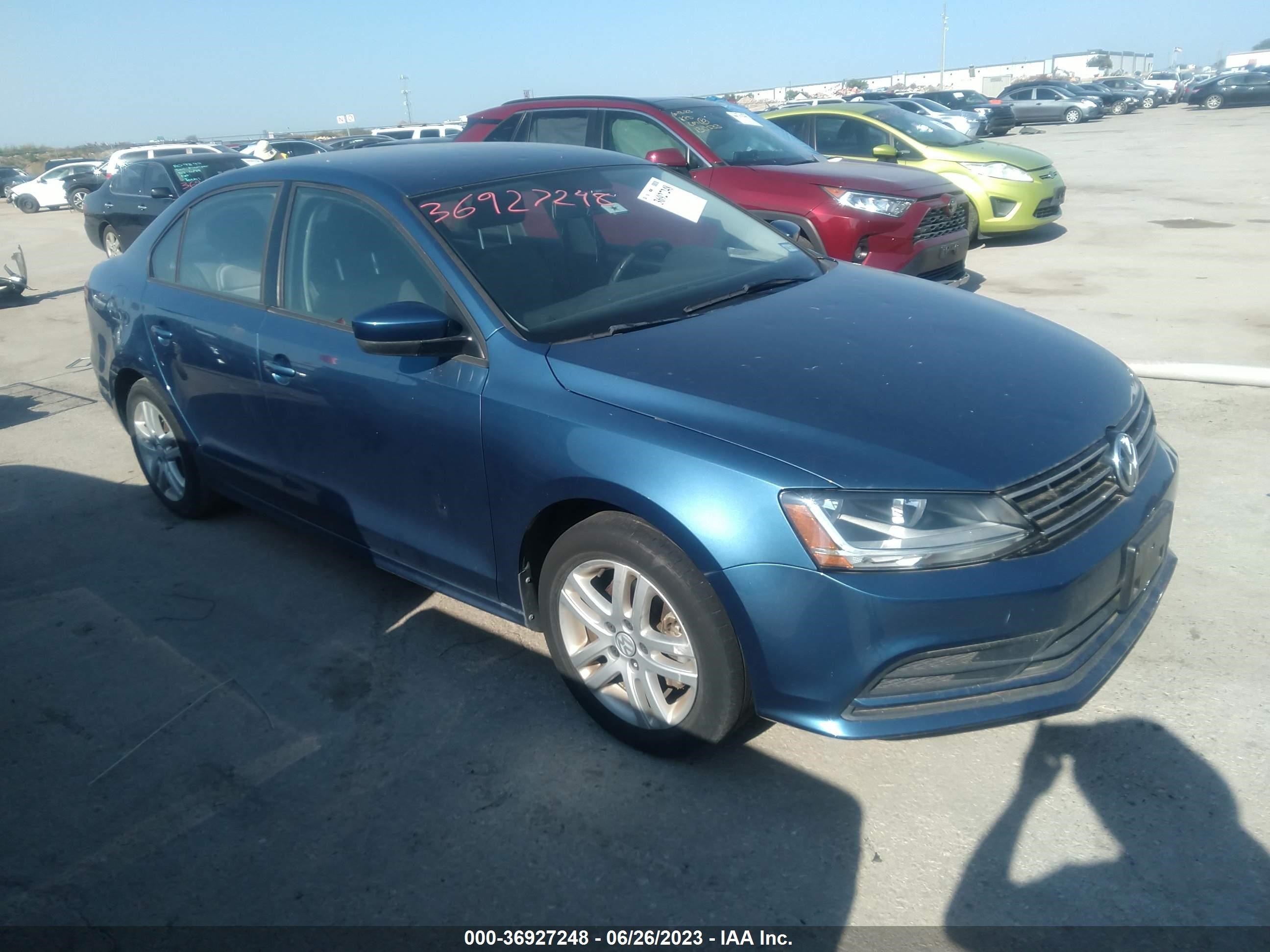 VOLKSWAGEN JETTA 2018 3vw2b7aj7jm243559