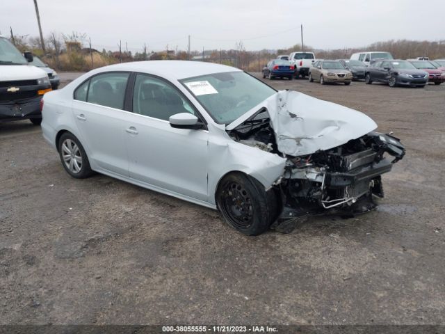 VOLKSWAGEN JETTA 2017 3vw2b7aj8hm384635