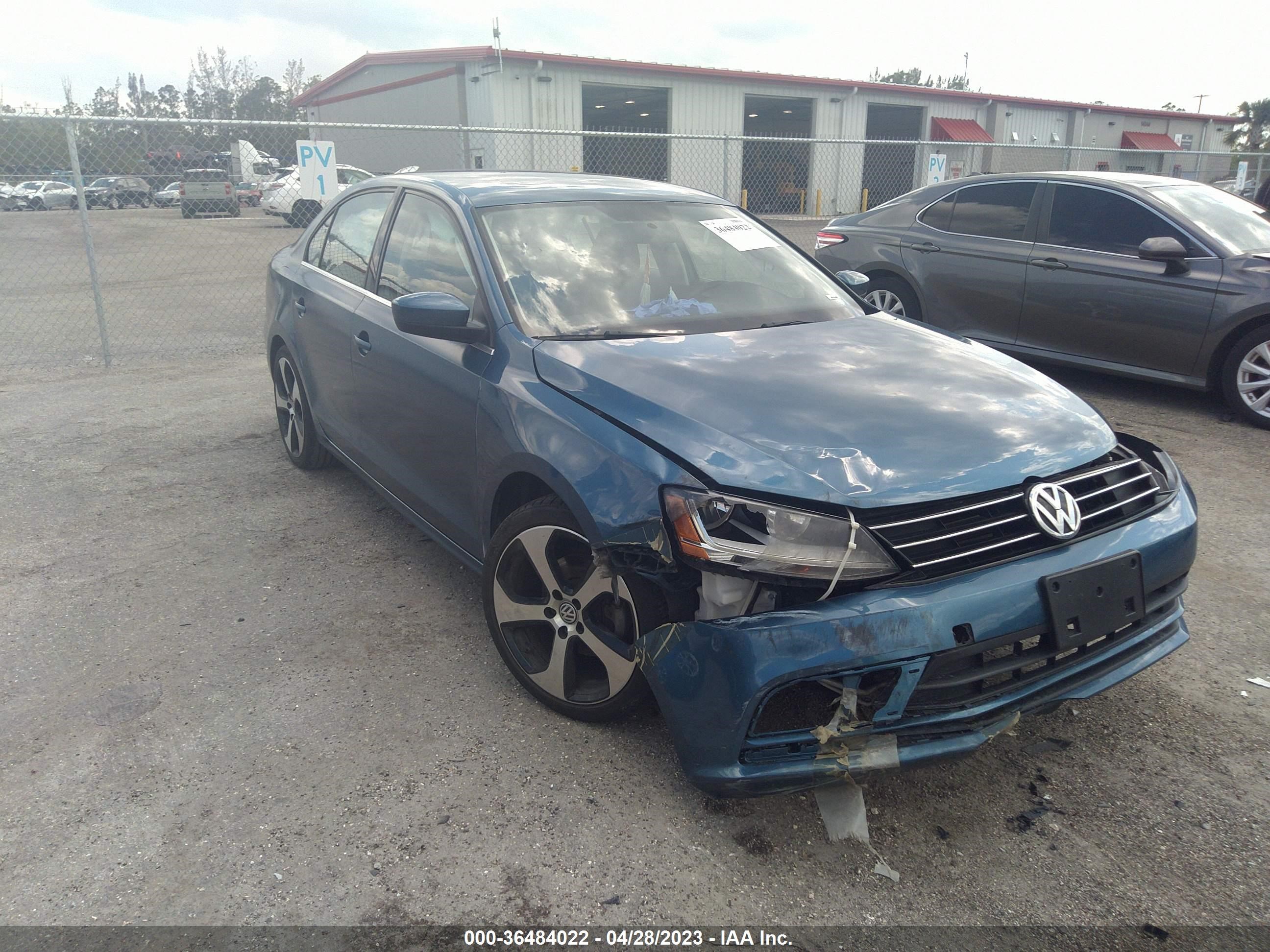 VOLKSWAGEN JETTA 2017 3vw2b7aj9hm395580