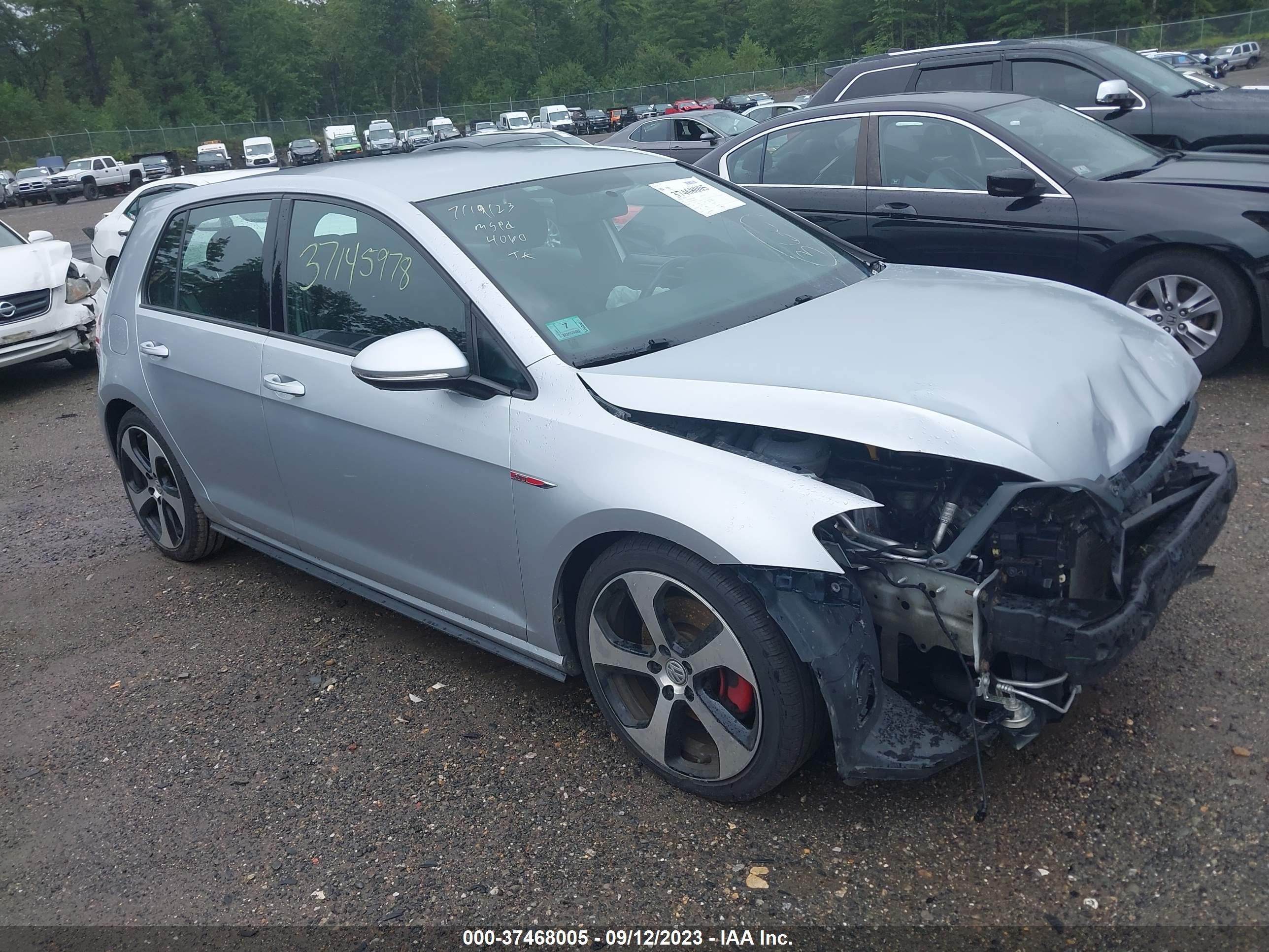 VOLKSWAGEN GOLF 2017 3vw4t7au7hm040620