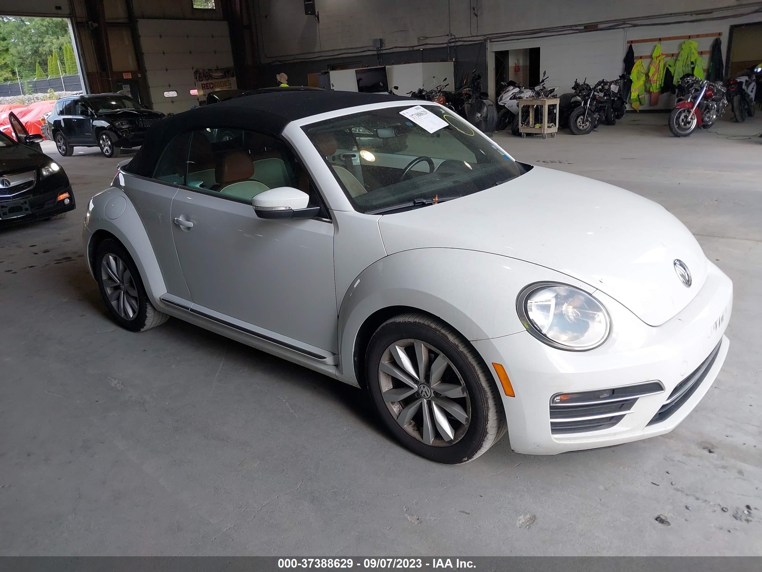 VOLKSWAGEN BEETLE 2017 3vw517at4hm824156