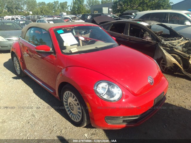 VOLKSWAGEN BEETLE CONVERTIBLE 2013 3vw5p7at8dm825982