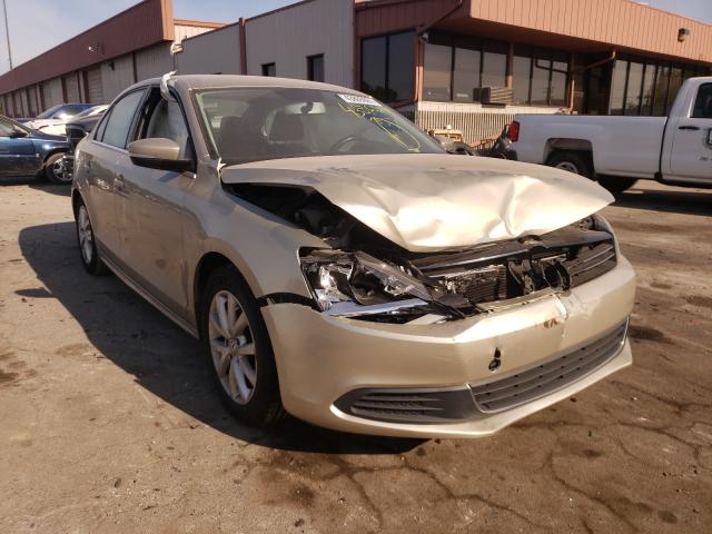 VOLKSWAGEN JETTA SE 2014 3vwb17aj7em207105