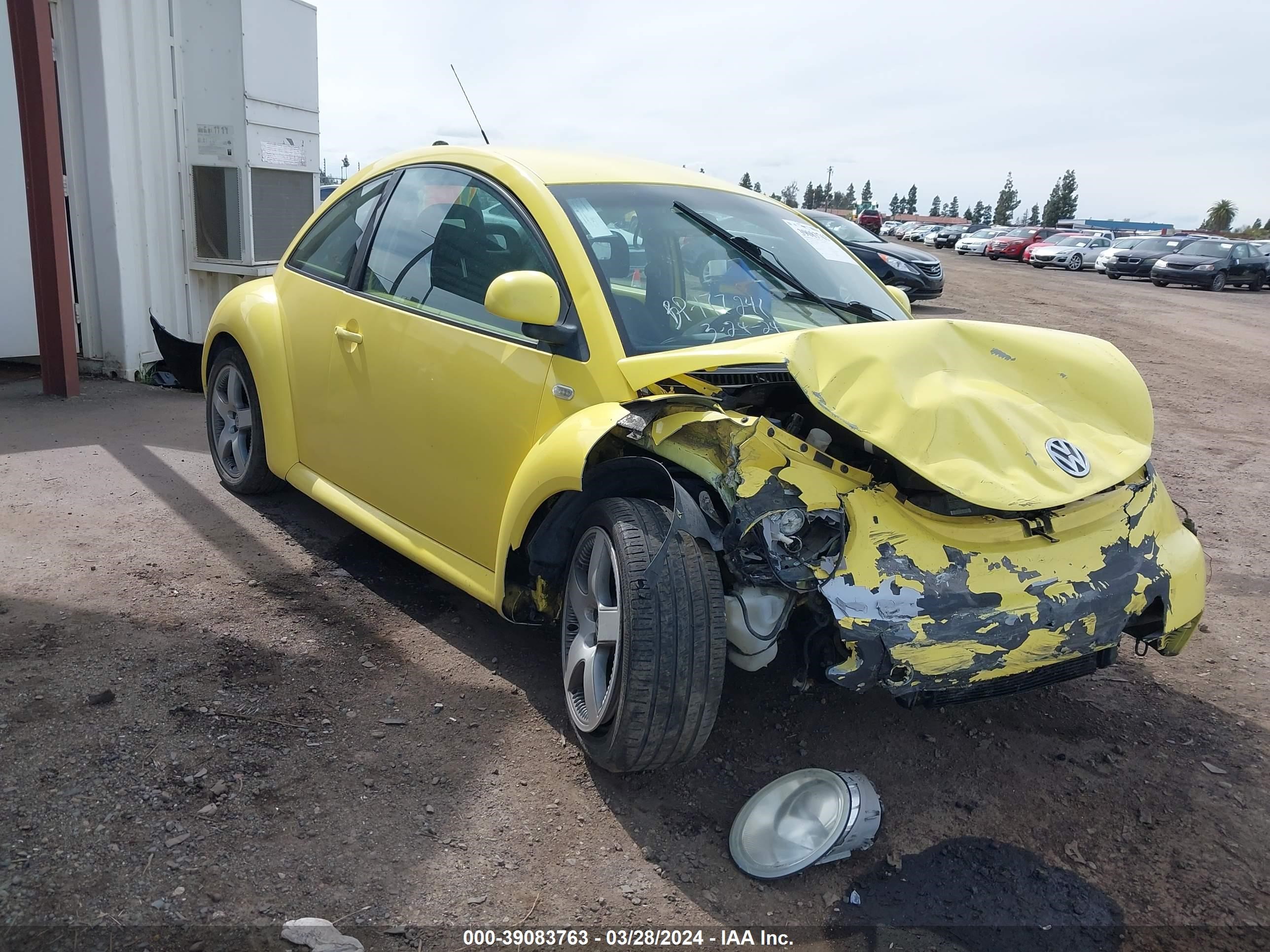 VOLKSWAGEN BEETLE 2000 3vwbc21c1ym400563