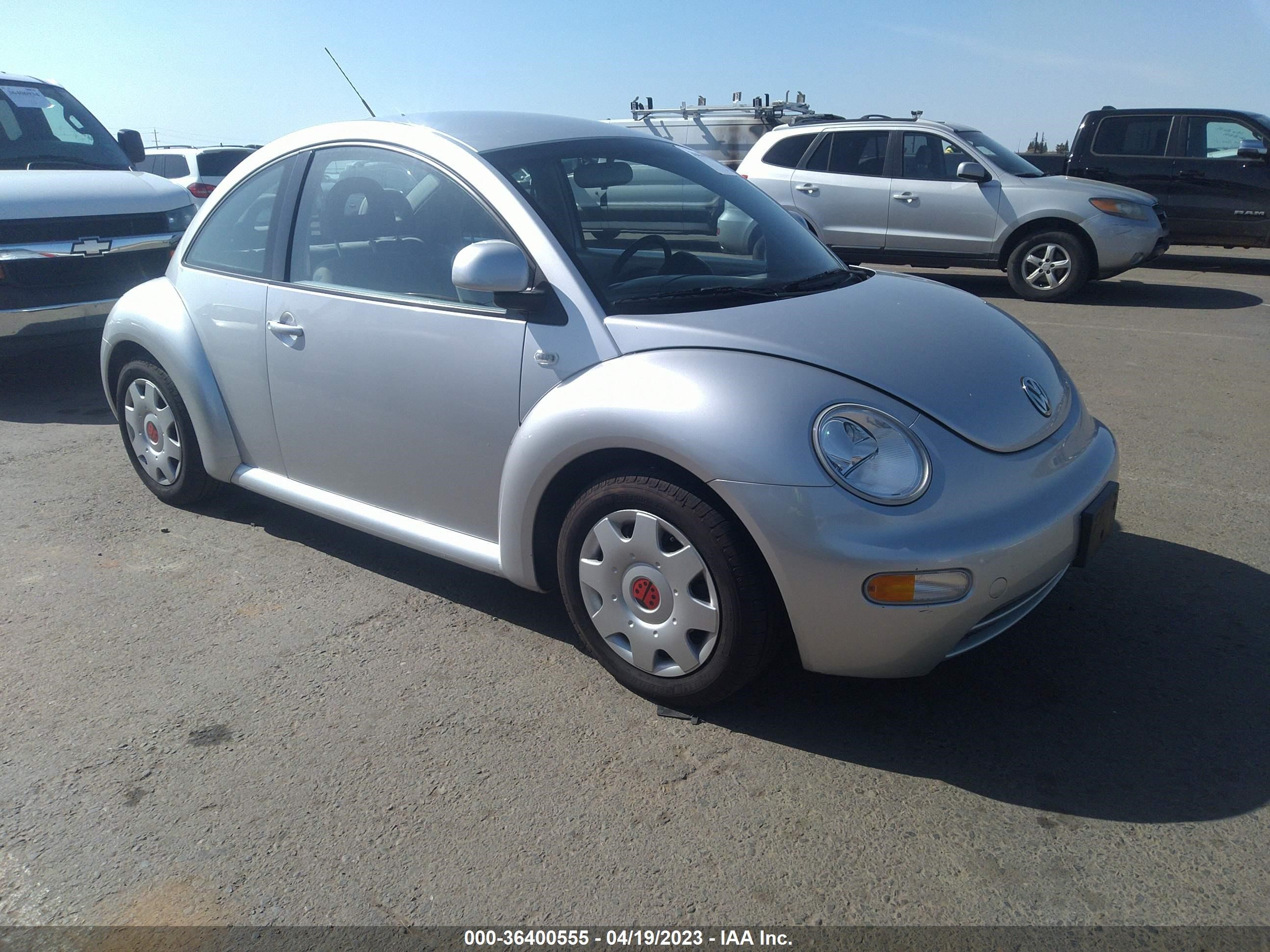 VOLKSWAGEN BEETLE 2000 3vwbc21c3ym474017