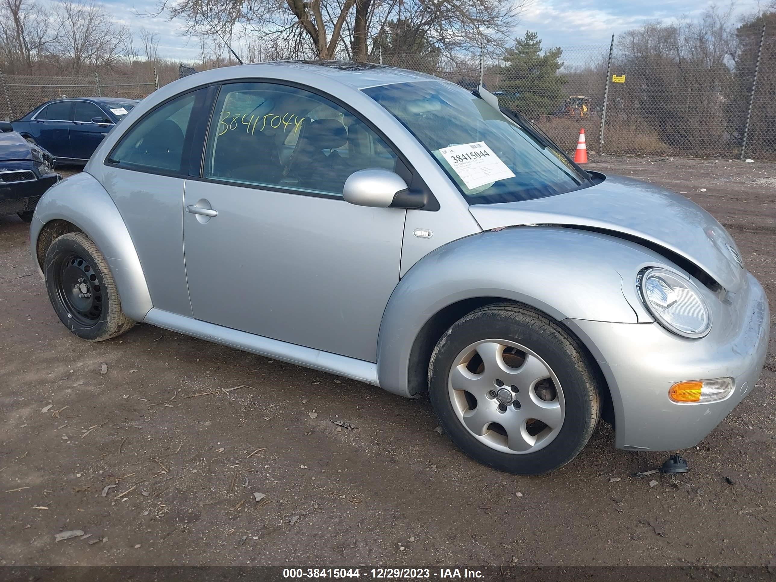 VOLKSWAGEN BEETLE 2002 3vwcb21c02m461904