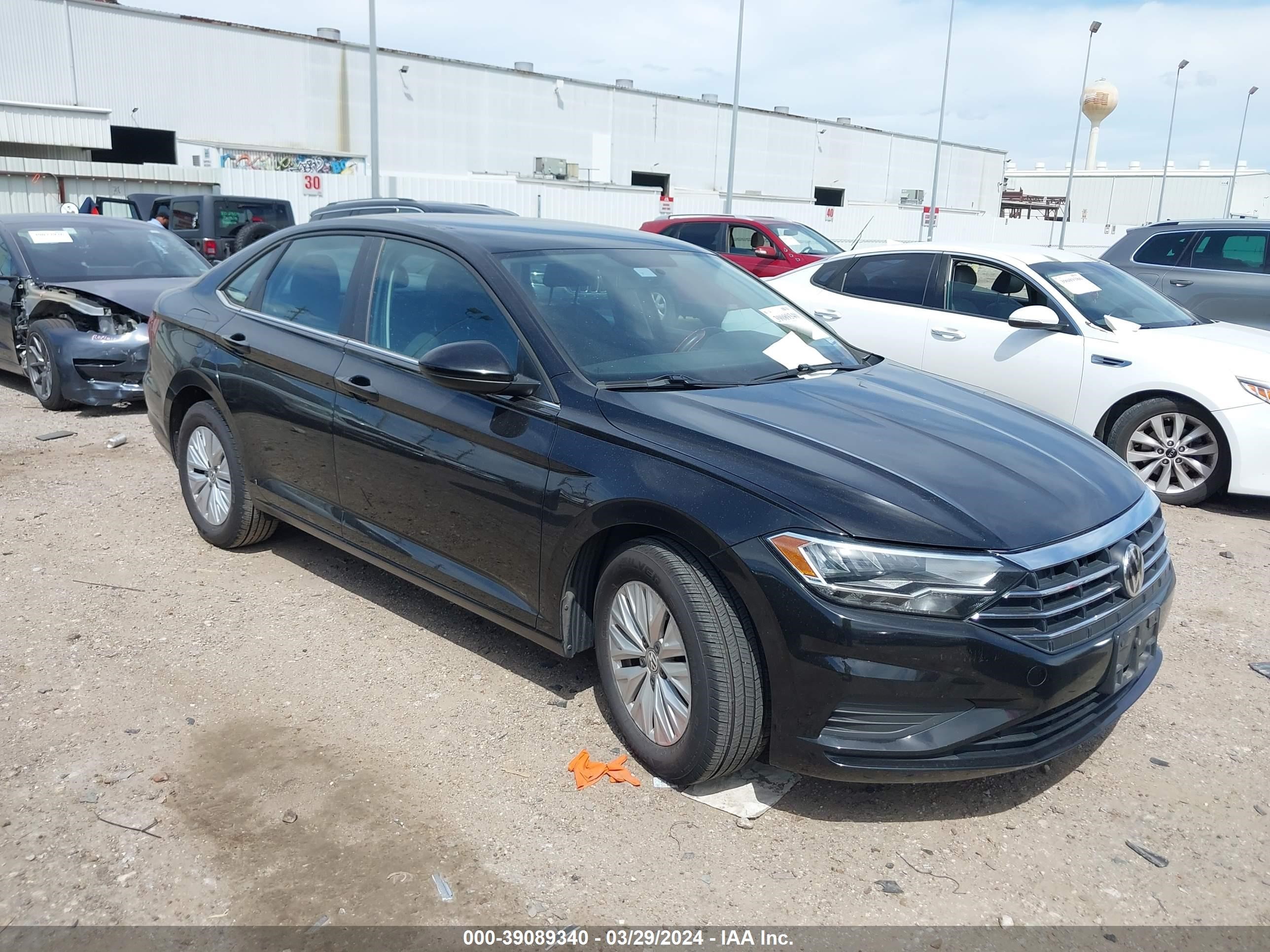 VOLKSWAGEN JETTA 2019 3vwcb7bu4km139738