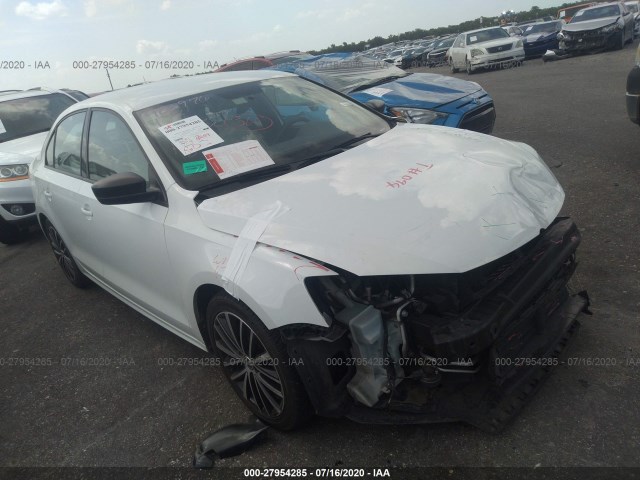 VOLKSWAGEN NULL 2015 3vwd17aj3fm327512