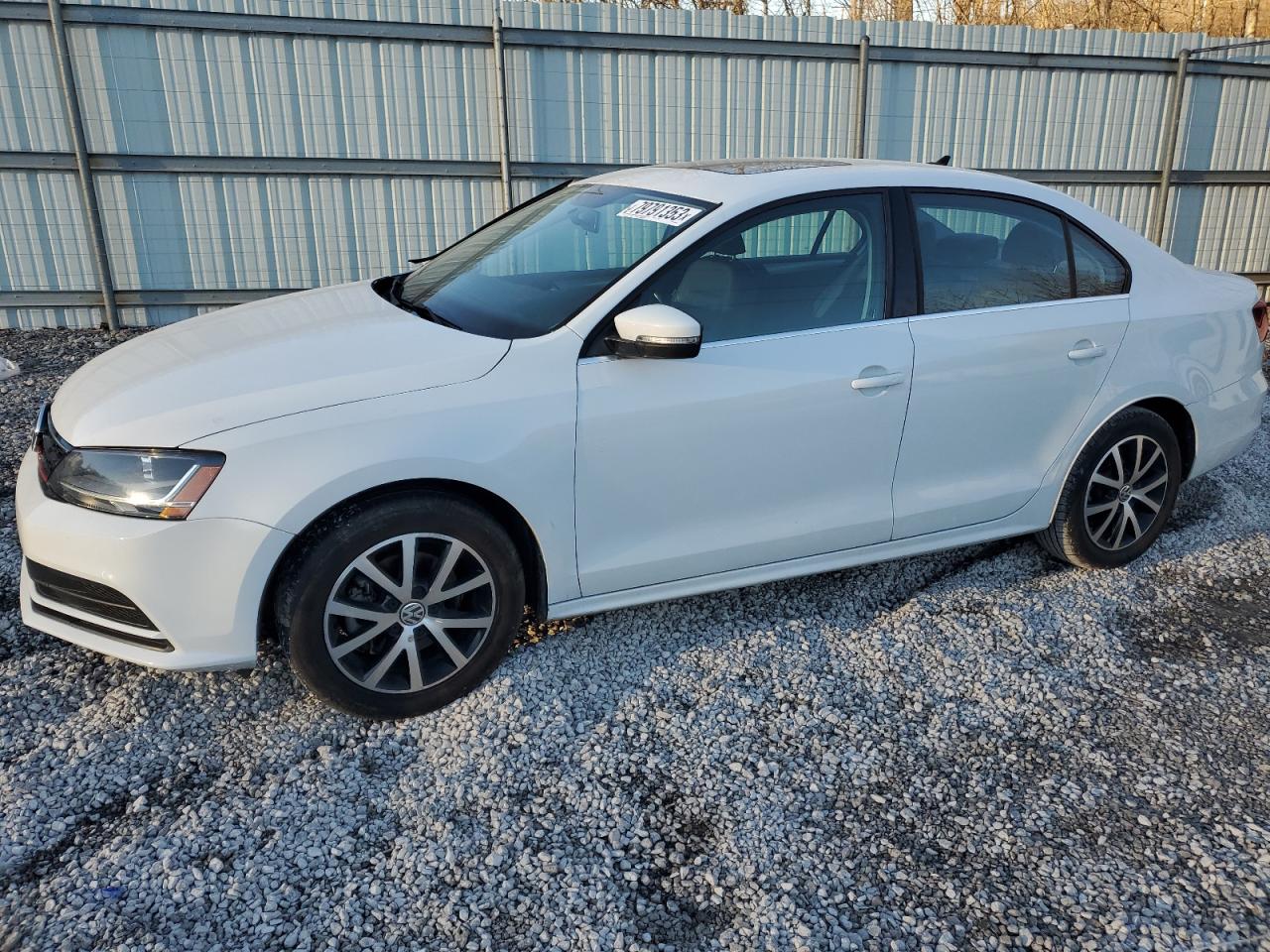 VOLKSWAGEN JETTA 2017 3vwdb7aj0hm335485