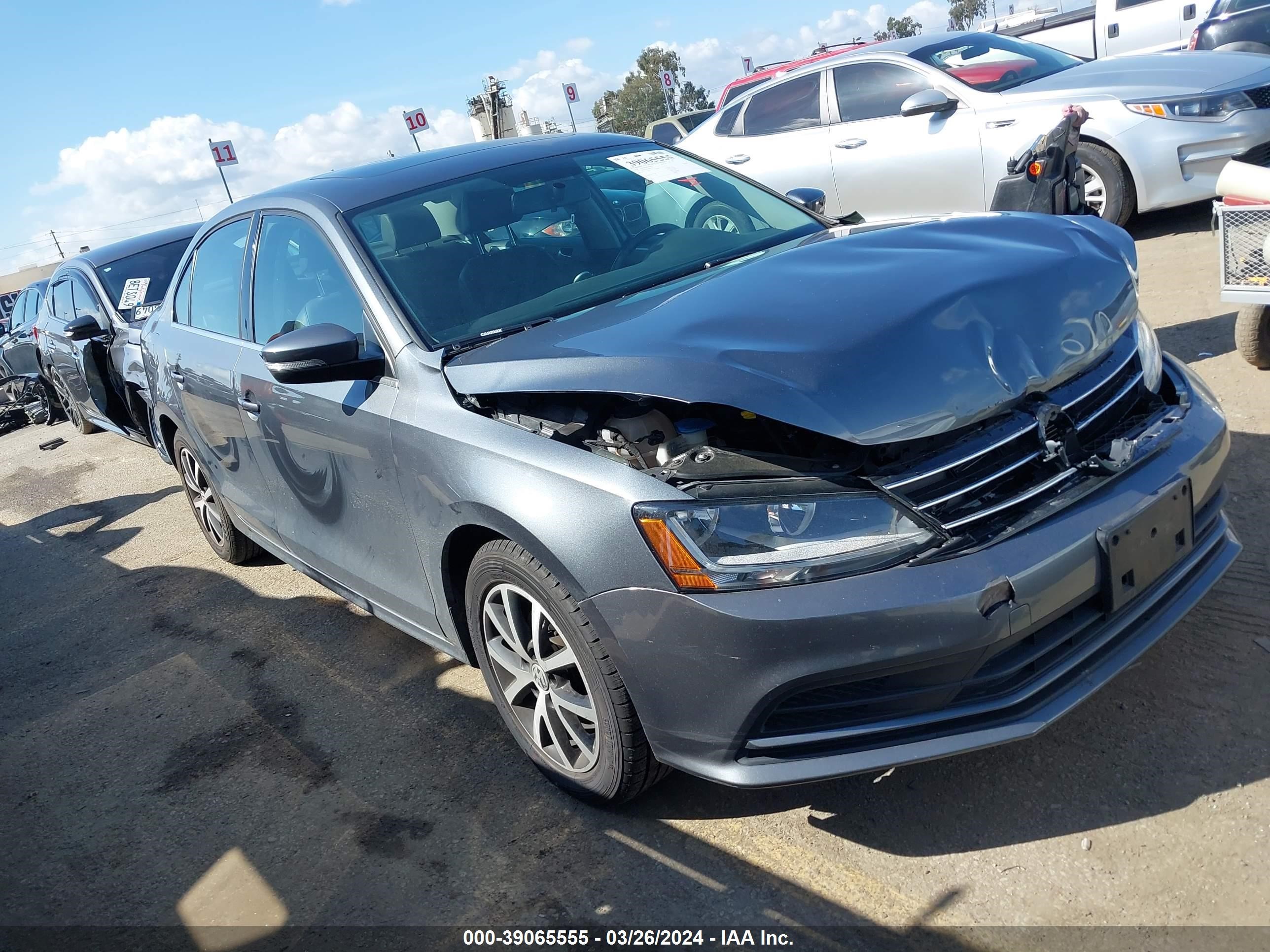 VOLKSWAGEN JETTA 2018 3vwdb7aj1jm263539