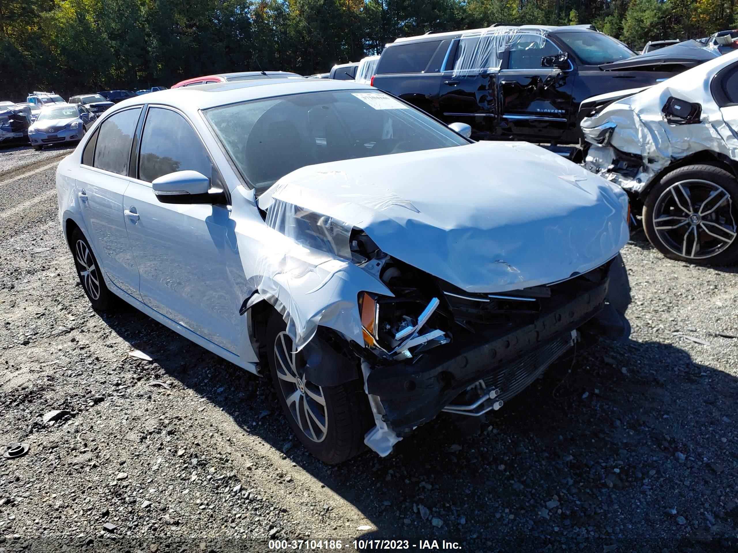 VOLKSWAGEN JETTA 2017 3vwdb7aj3hm335934