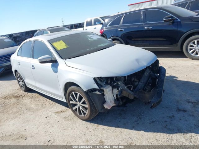 VOLKSWAGEN JETTA 2017 3vwdb7aj8hm260809