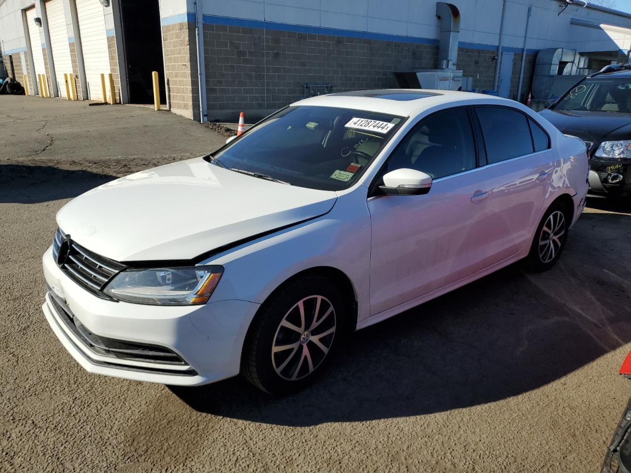 VOLKSWAGEN JETTA 2018 3vwdb7aj9jm260615