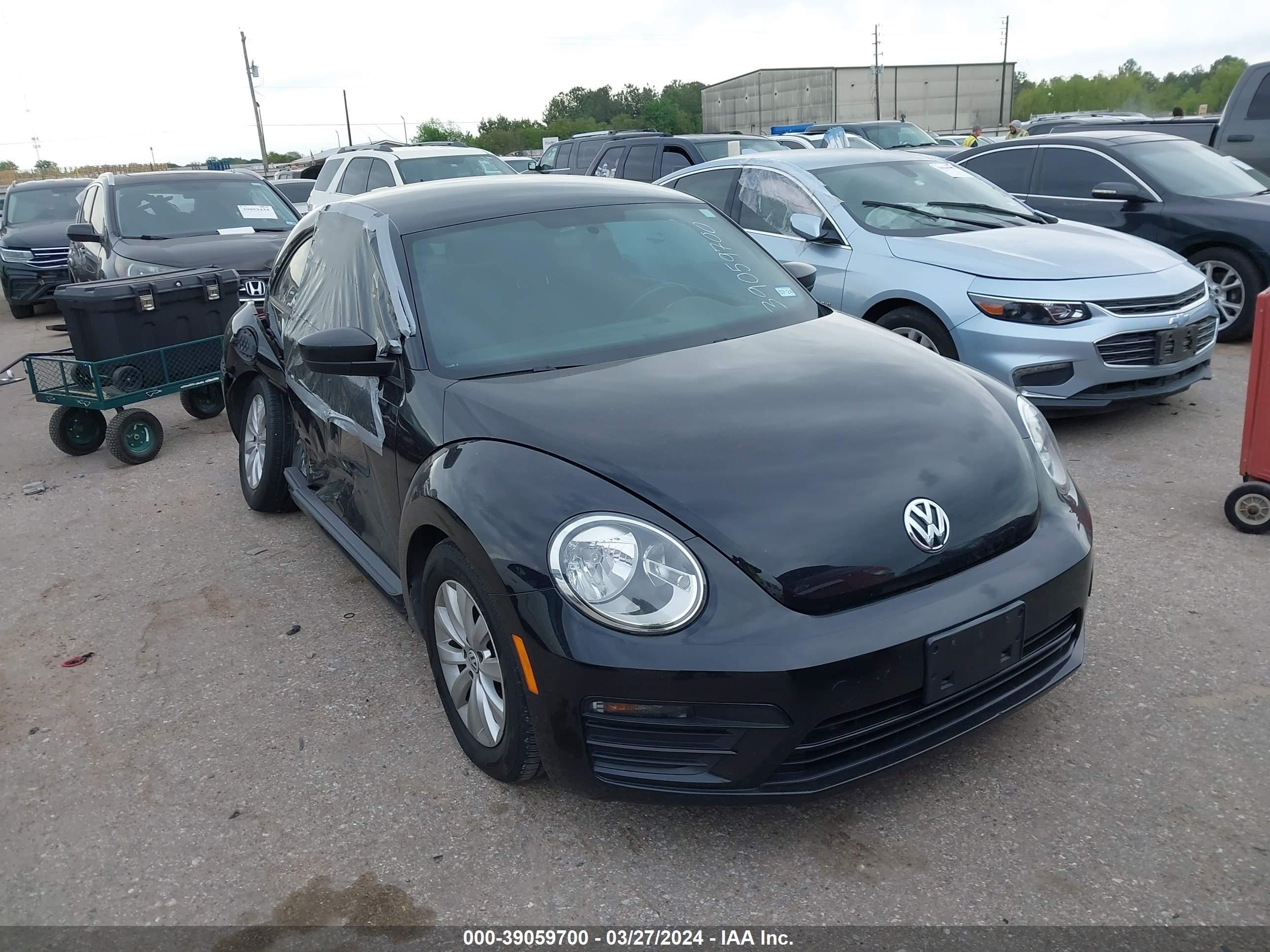 VOLKSWAGEN BEETLE 2018 3vwfd7at1jm705000