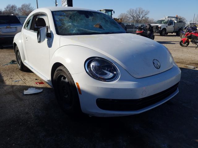 VOLKSWAGEN BEETLE SE 2016 3vwj07at6gm617154