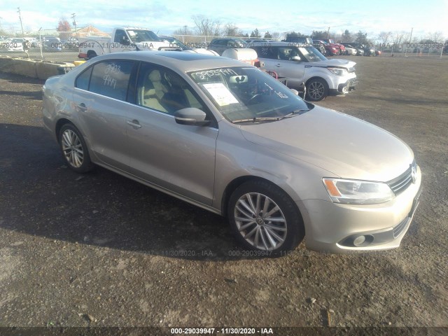 VOLKSWAGEN NULL 2014 3vwl17aj8em262523