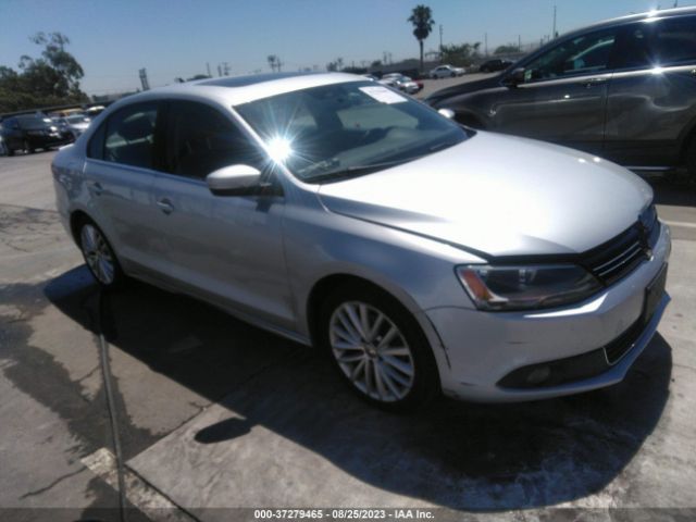 VOLKSWAGEN NULL 2014 3vwll7aj1em394016