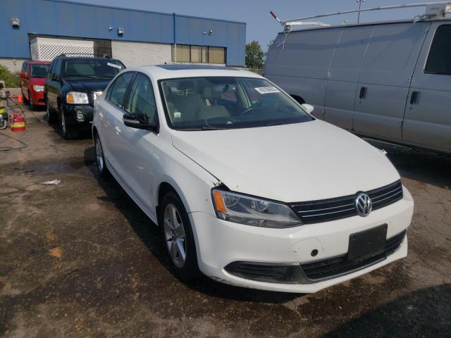 VOLKSWAGEN NULL 2014 3vwll7aj1em428178