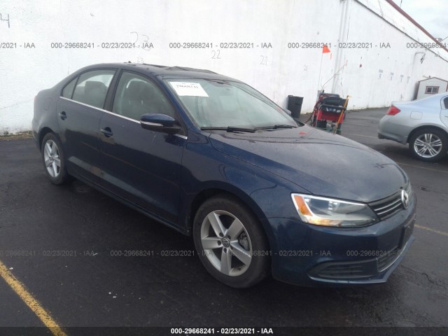 VOLKSWAGEN NULL 2014 3vwll7aj2em430845